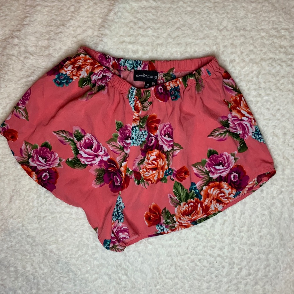 Ambiance Apparel Shorts Size Medium